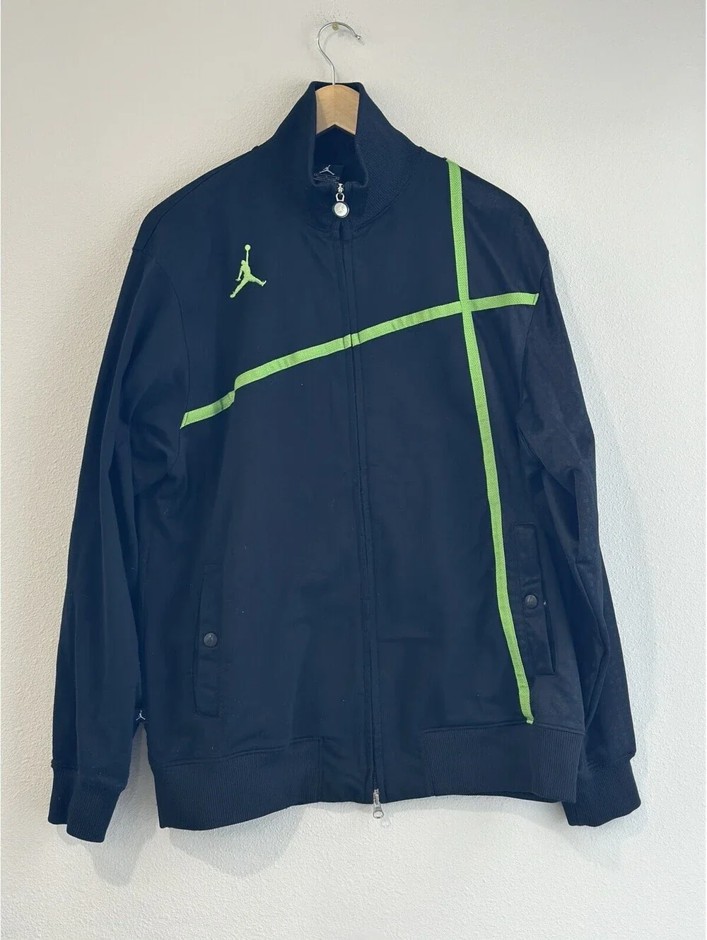 Air Jordan Men's Full Zip Track Jacket Size MEDIUM Neon Green Piping Jumpman